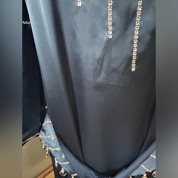 Gently Worn Women’s Large Blue and Silver Saidi dress with Hip Scarf - Picture 4 of 9